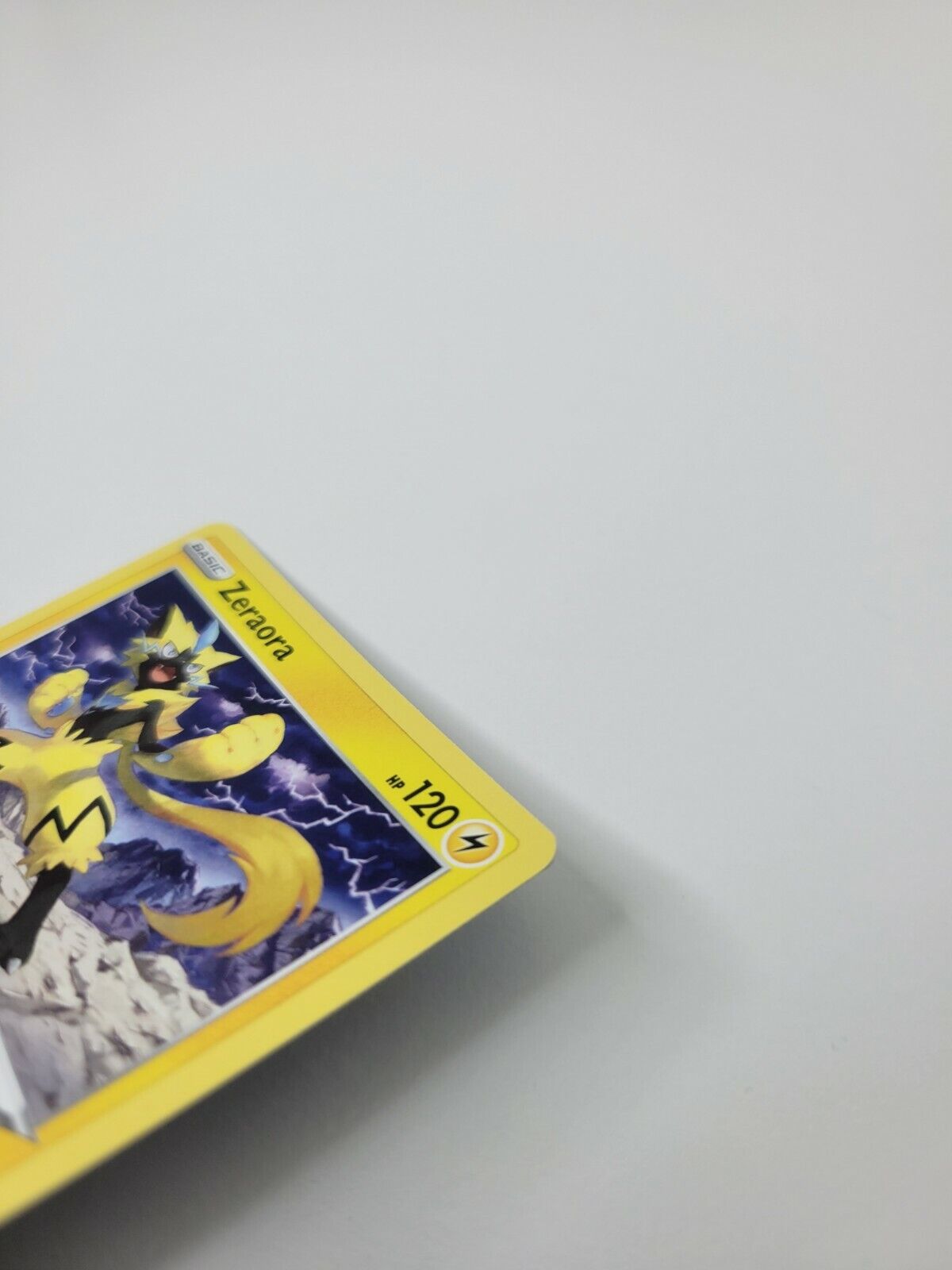 Pokémon TCG Zeraora Fusion Strike 102/264 Regular Rare Card NM 2021