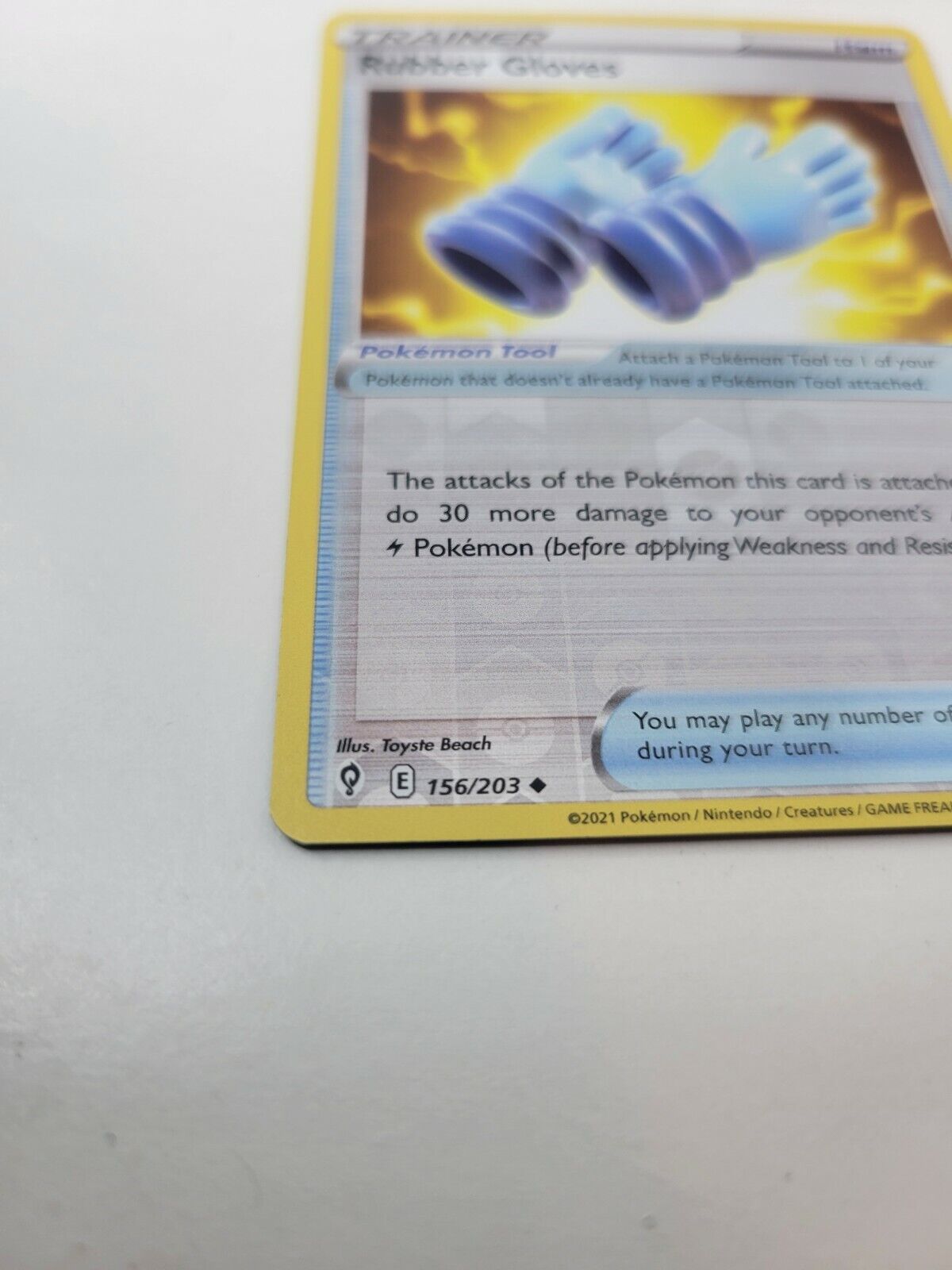 Pokémon TCG Rubber Gloves Evolving Skies 156/203 Reverse Holo Uncommon Card NM