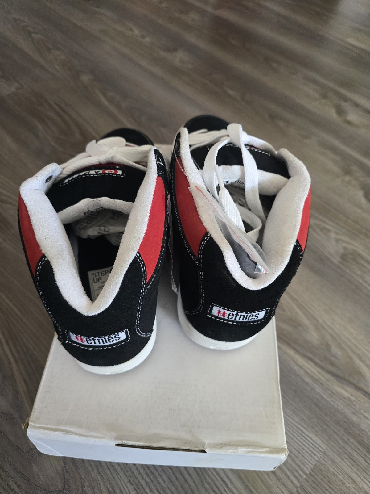 2007 Etnies X Arto Mid Sample, New in Box Sample, Vintage Skate shoes Size 9