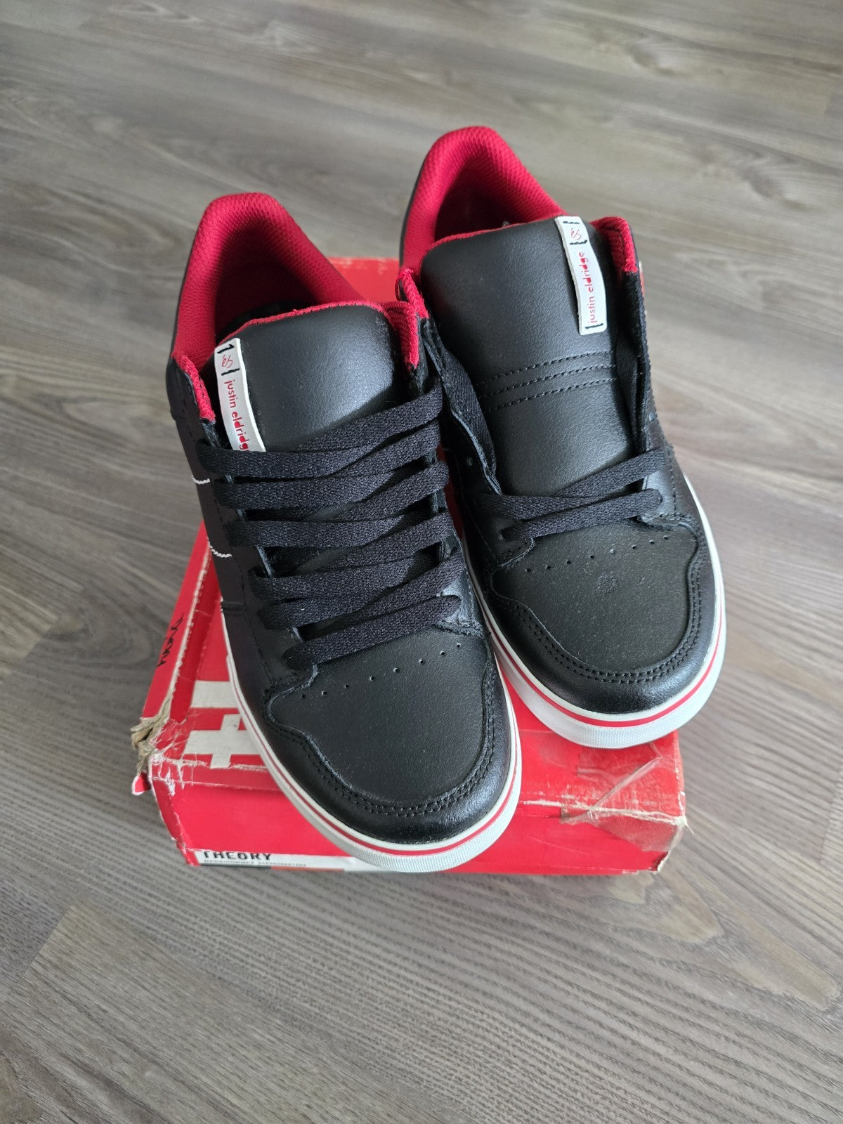 Es Theory low Black/Red leather Justin Eldridge Vintage Skate shoes Sz 9