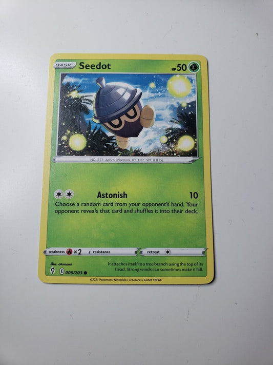 Pokémon TCG Evolving Skies Seedot 5/203 Regular Common Card NM 2021