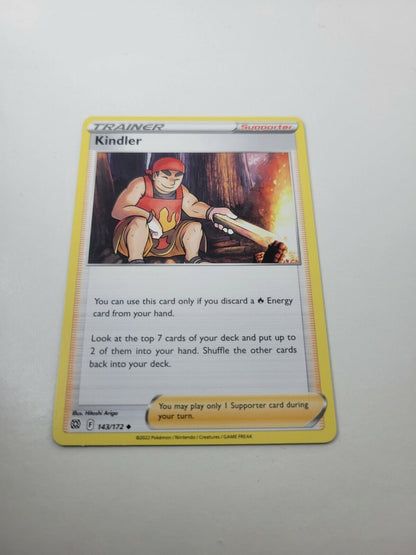 Pokemon TCG Brilliant Stars Trainer kindler 143/172 Regular Uncommon Card NM