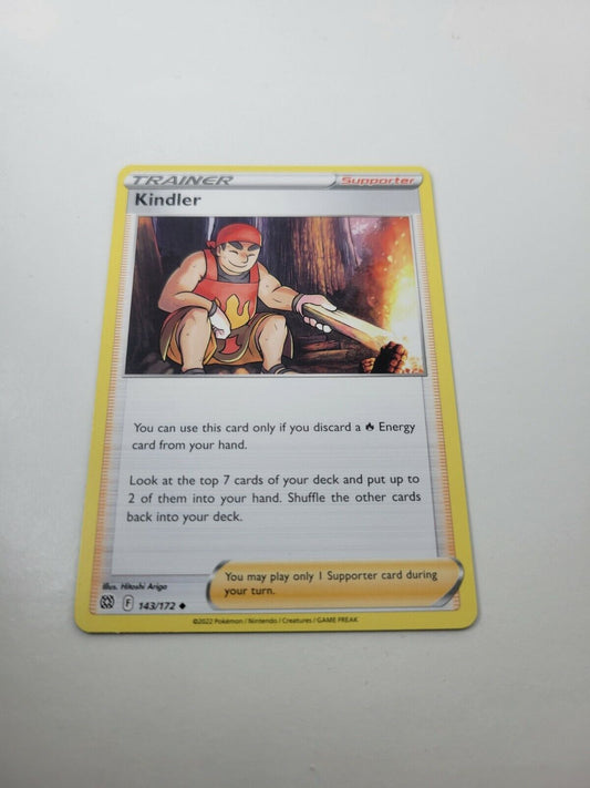 Pokemon TCG Brilliant Stars Trainer kindler 143/172 Regular Uncommon Card NM