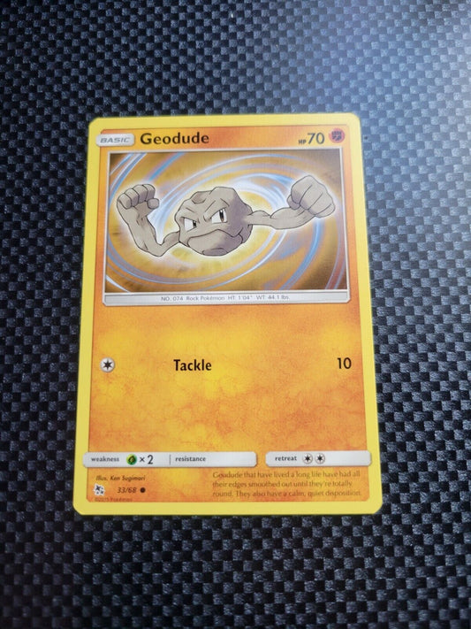 Pokémon TCG Geodude Hidden Fates 33/68 Regular Common Card NM 2019